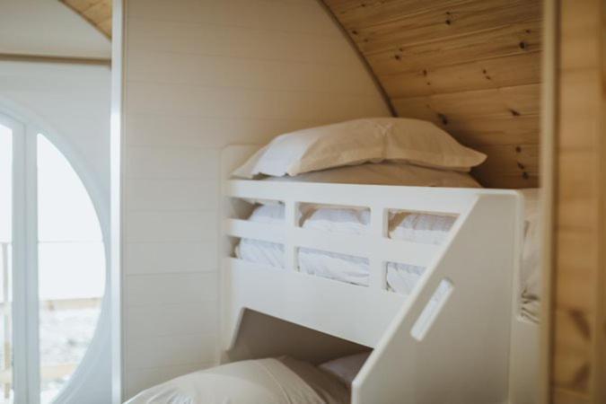 דירות Aldbrough Carlton Manor Pods מראה חיצוני תמונה