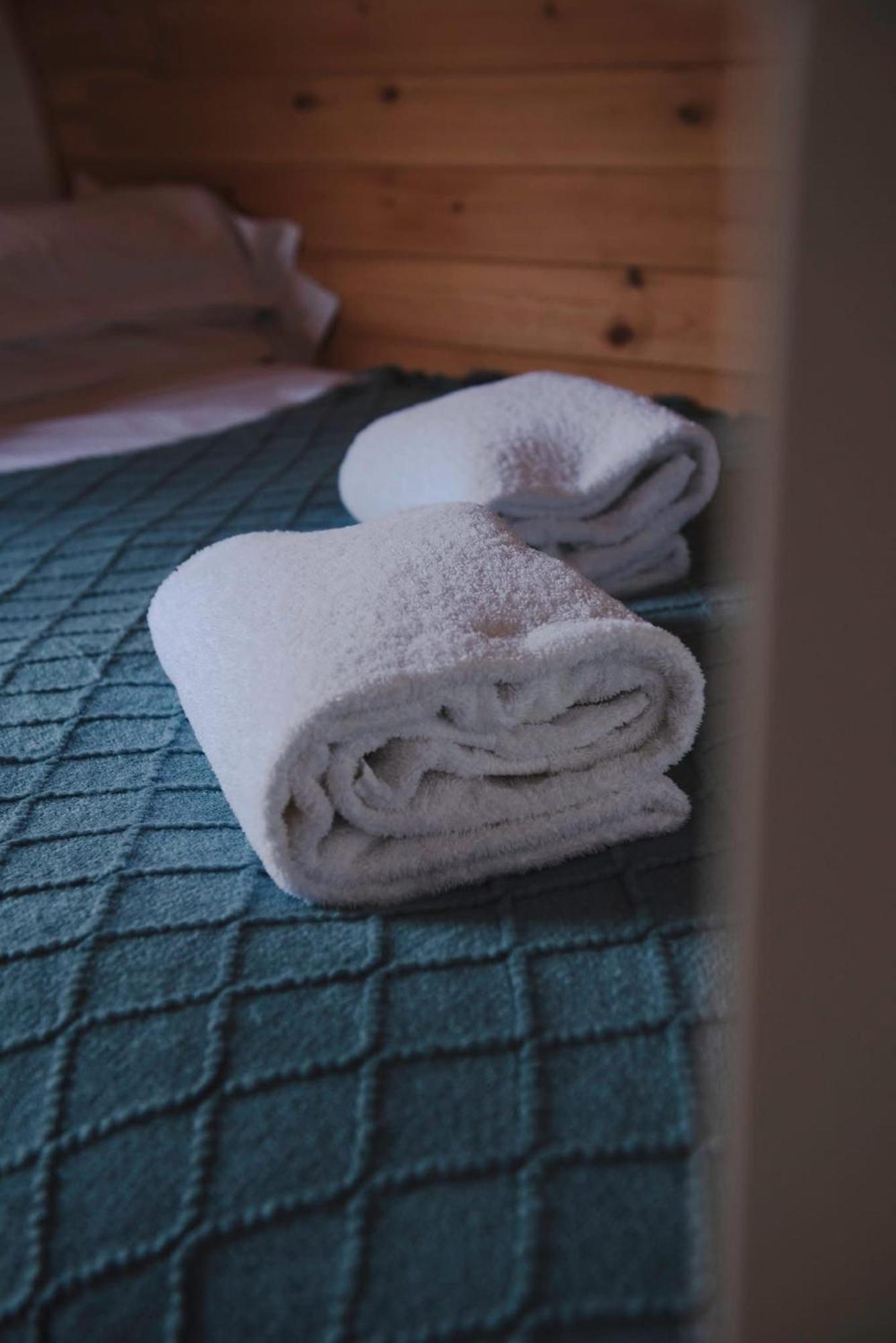 דירות Aldbrough Carlton Manor Pods מראה חיצוני תמונה