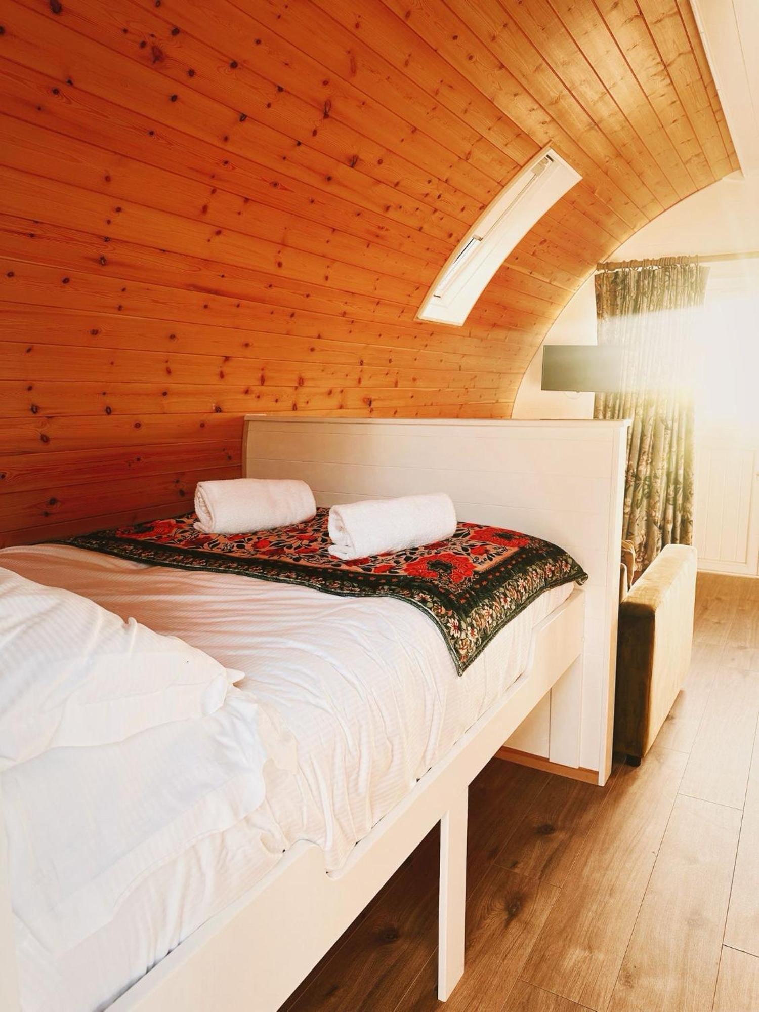 דירות Aldbrough Carlton Manor Pods מראה חיצוני תמונה
